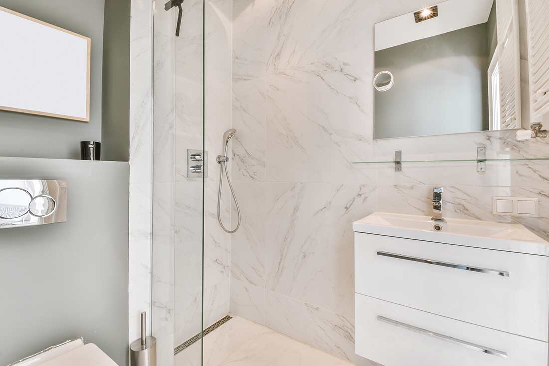 Quartzite shower panel
